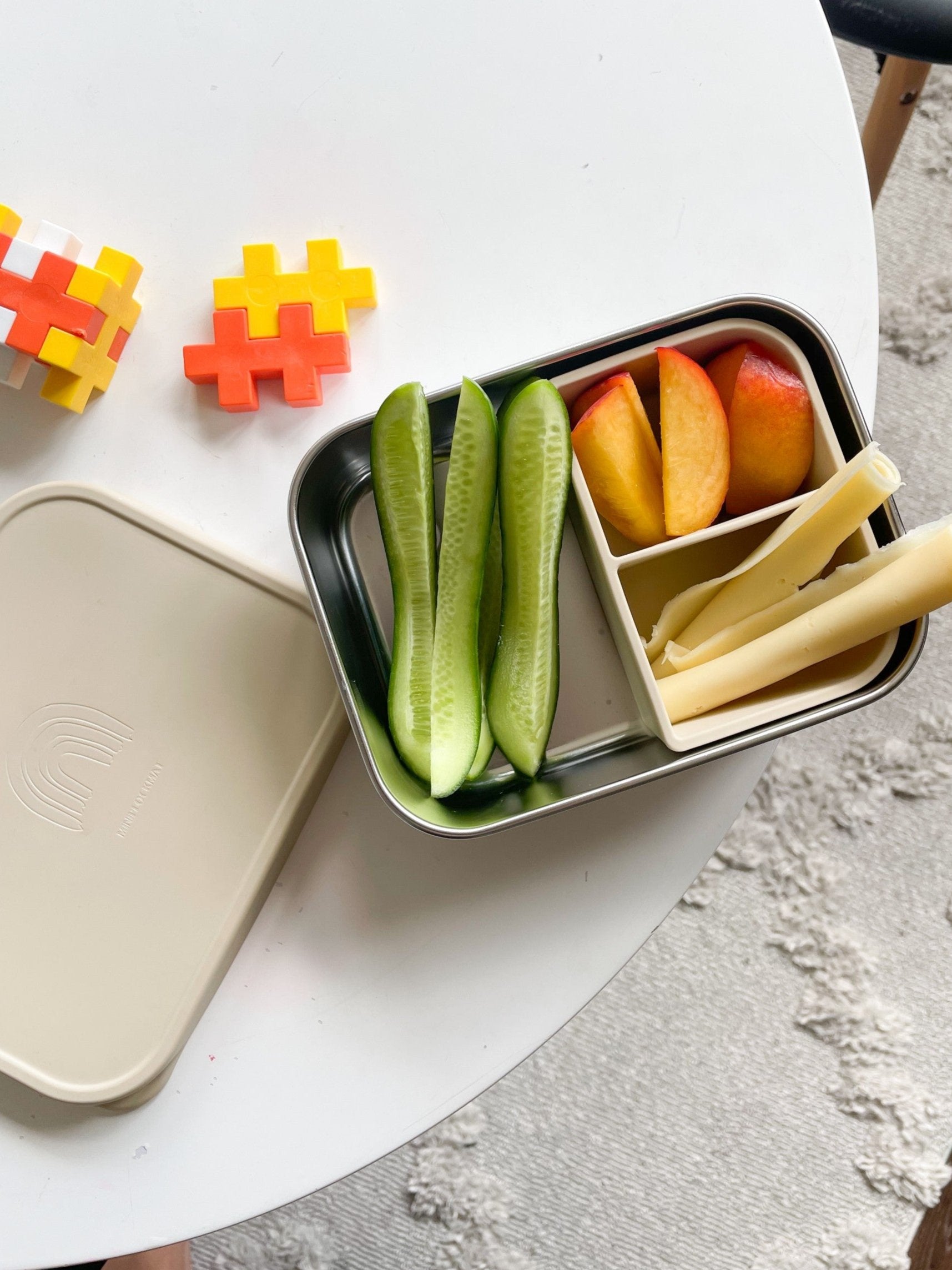 Fruktlåda i stål med avtagbar insats i silikon