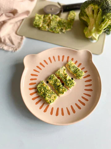 Snabba omelettstavar med broccoli och ost
