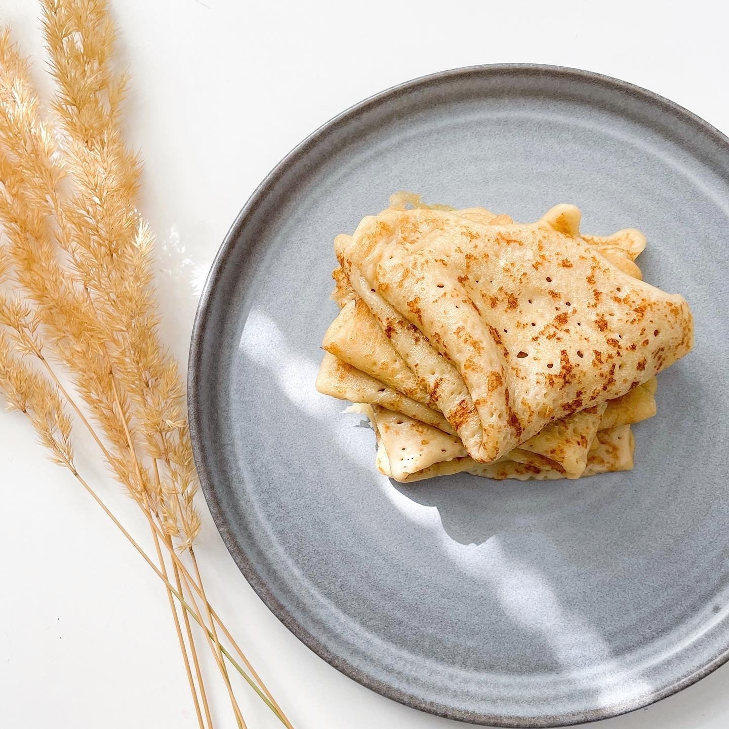Klassiska pannkakor utan ägg och mjölk
