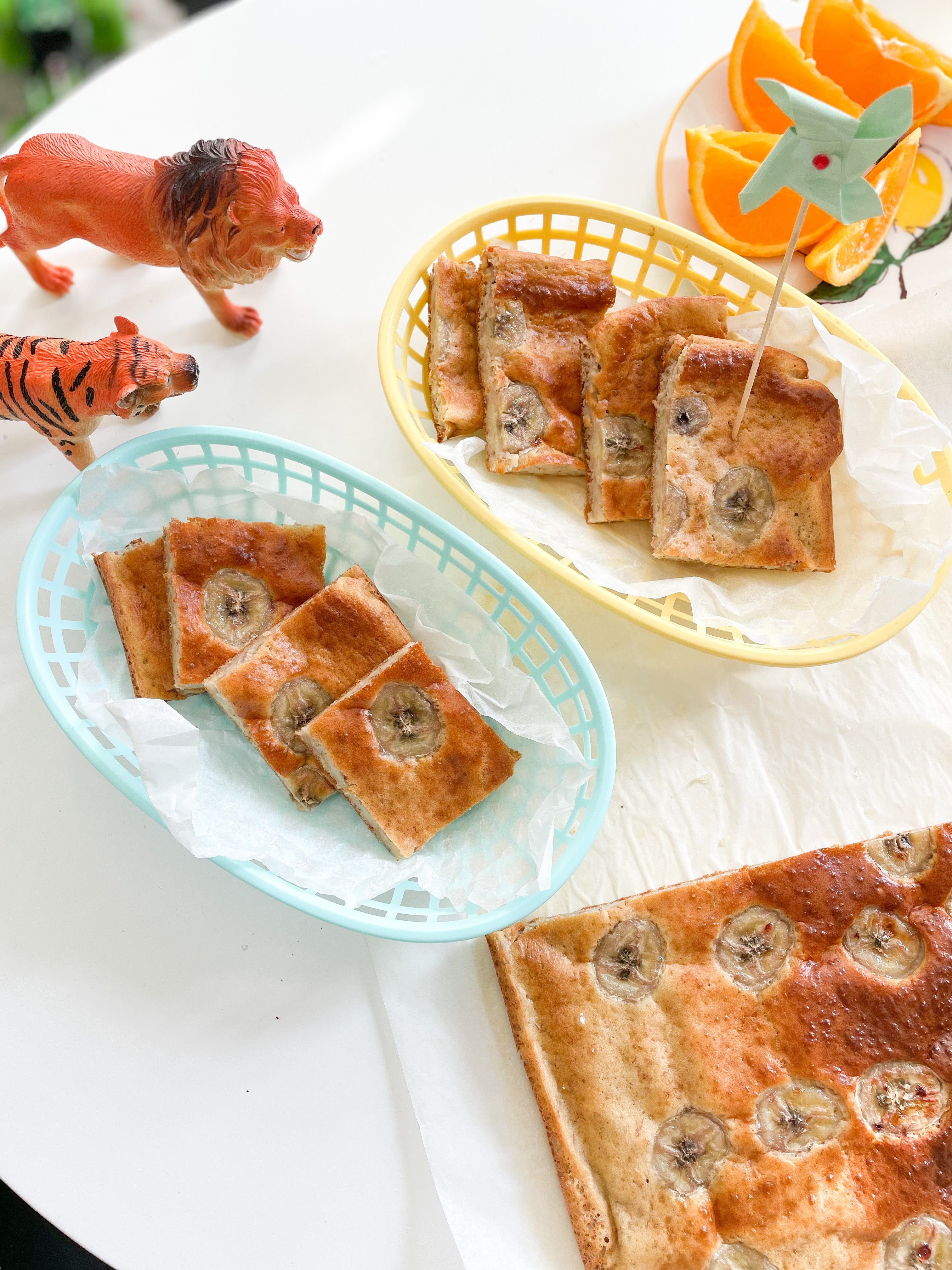 Pannkaksrutor toppade med banan