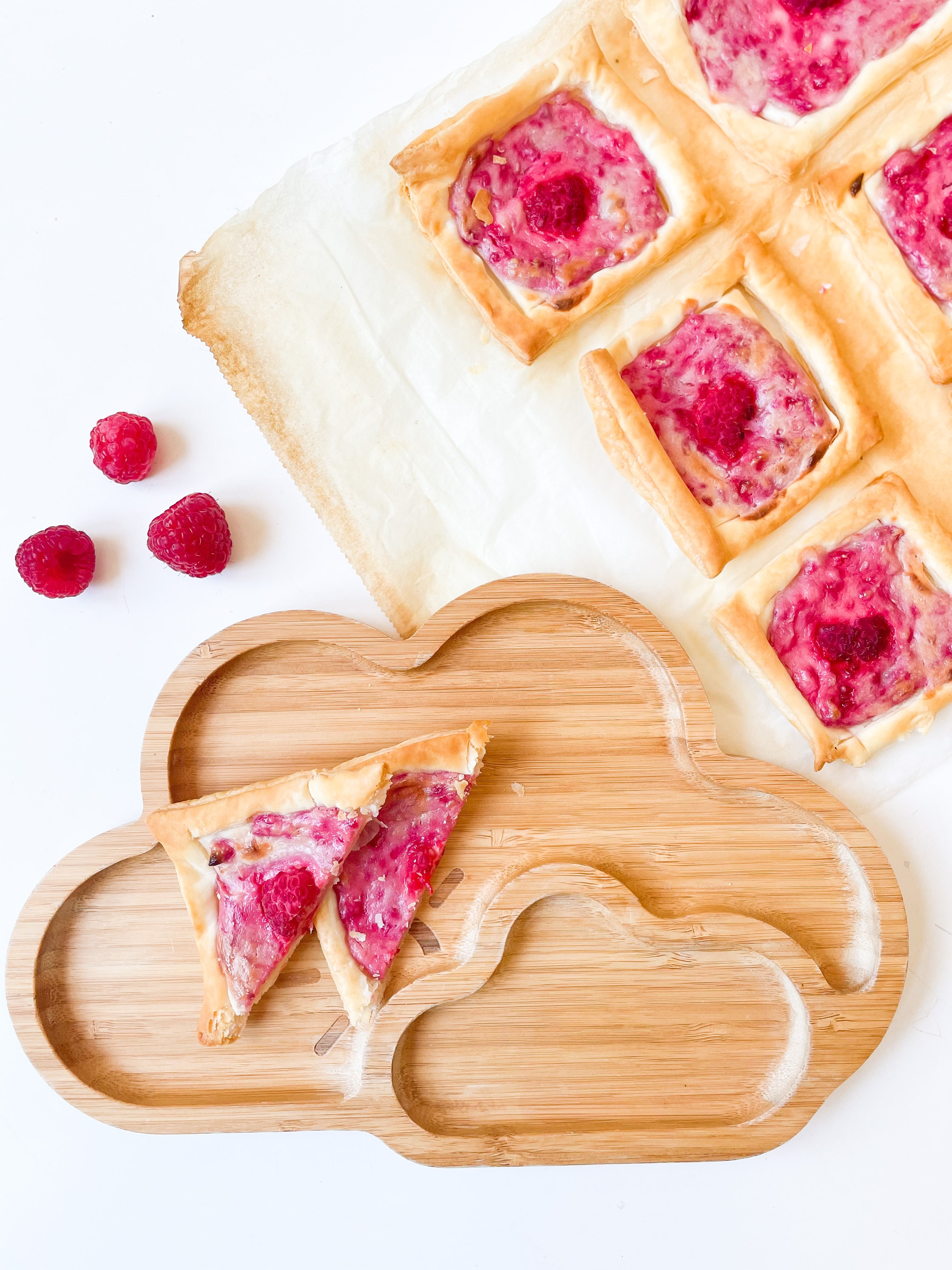 Smördegscheesecake med hallon – enkla cheesecakerutor
